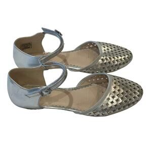 Nine West SIlver Flats sz 4 Girls